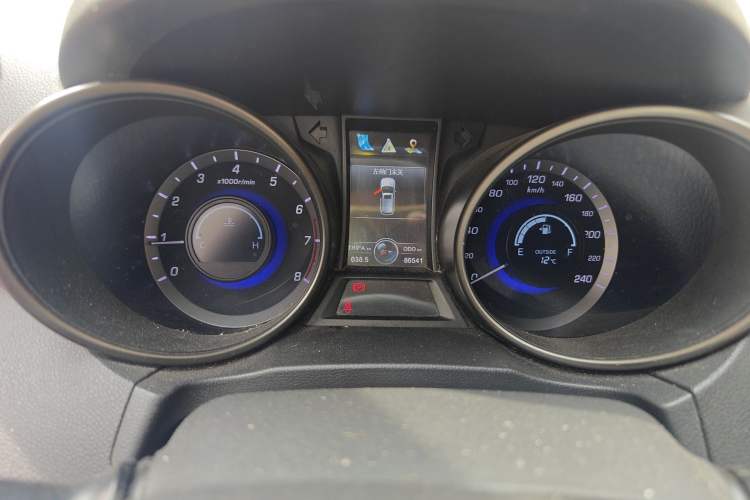 Used CHANGAN CS75 2014 2.0L Manual Luxury Version China IV Standard
