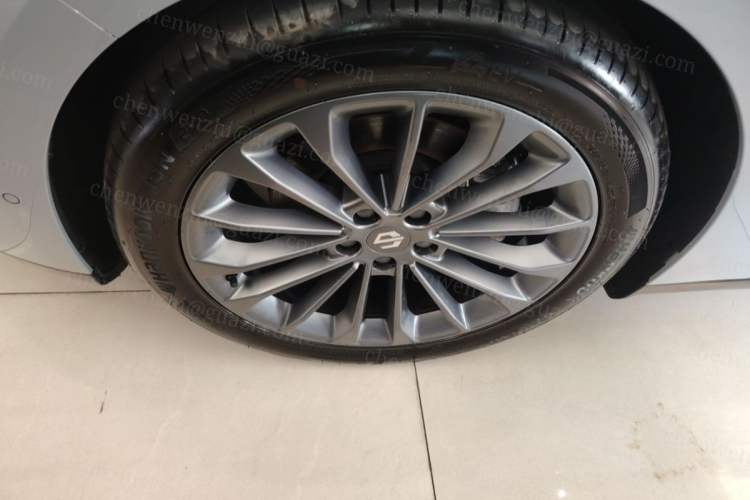 Used Leapmotor C01 2024 Pure Electric 525 Luxury Edition Left Front Wheel Hub