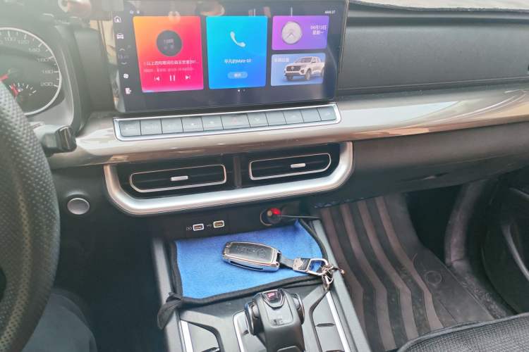 Used Great Wall Poer 2023 2.0T Commercial Version Automatic Gasoline 4x4 Elite Trim Standard Box GW4C20B Audio And AC Panel