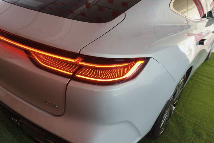 Used Geely Galaxy E8 2024 665 km Range Rear-Drive Starship Intelligent Driving Version