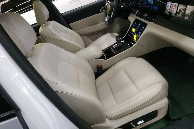 Used Li Auto ONE 2021 Extended-Range 6-Seater Version Right Front Seat