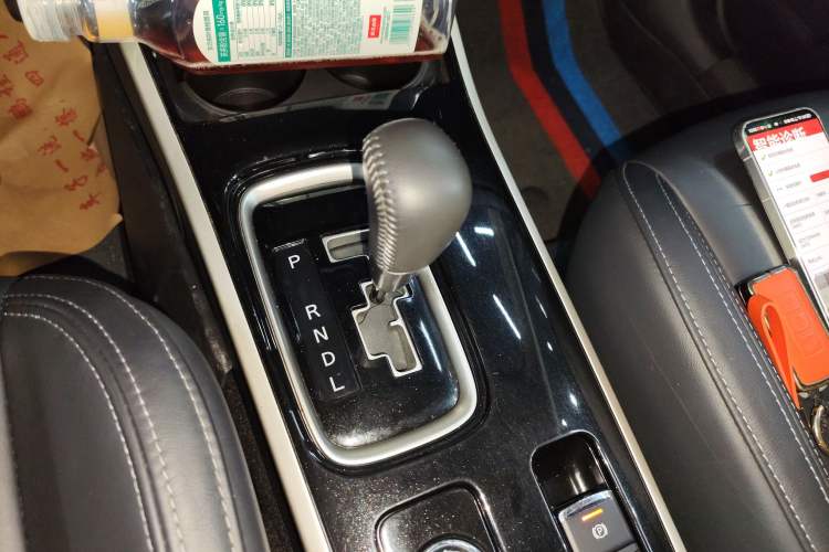 Used Mitsubishi Outlander 2019 2.4L 4x4 Zhi Xiang Edition 5 Seats China VI Standard Gear Lever