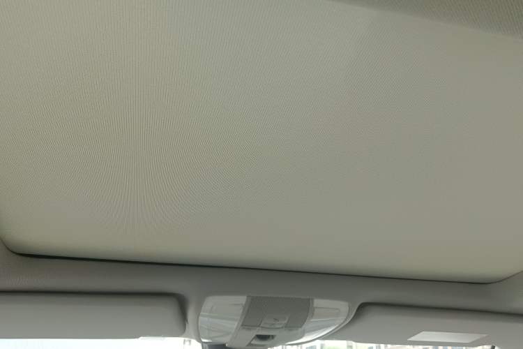 Used Mercedes-Benz GLK-Class 2013 GLK 300 4MATIC Dynamic Sunroof Model