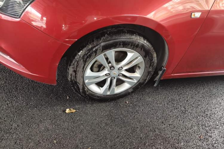 Used Chevrolet Cruze 2015 1.5L Classic SE AT Left Front Wheel Hub