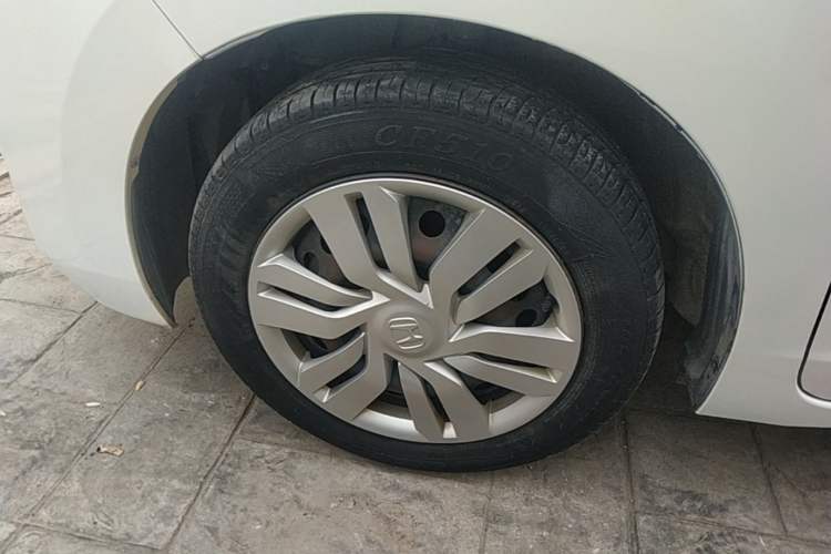 Used Honda Fit 2014 1.5L LX CVT Comfort Model Left Front Wheel Hub