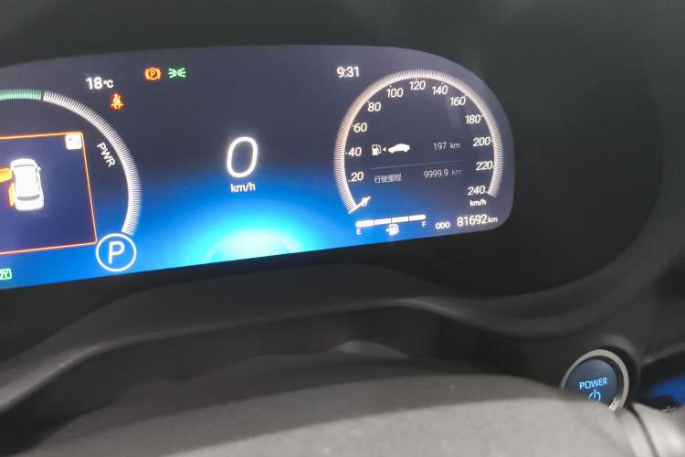 Used Toyota SIENNA 2021 2.5L Hybrid Platinum Edition Odometer Close Up