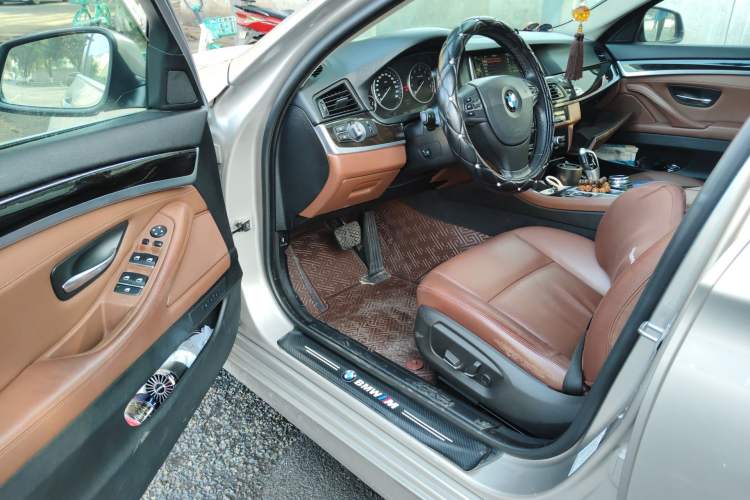 Used BMW 5 Series 2013 530Li Leading Model
