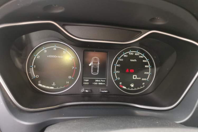 Used Geely Auto Vision X6 2016 1.8L Manual Luxury Model
