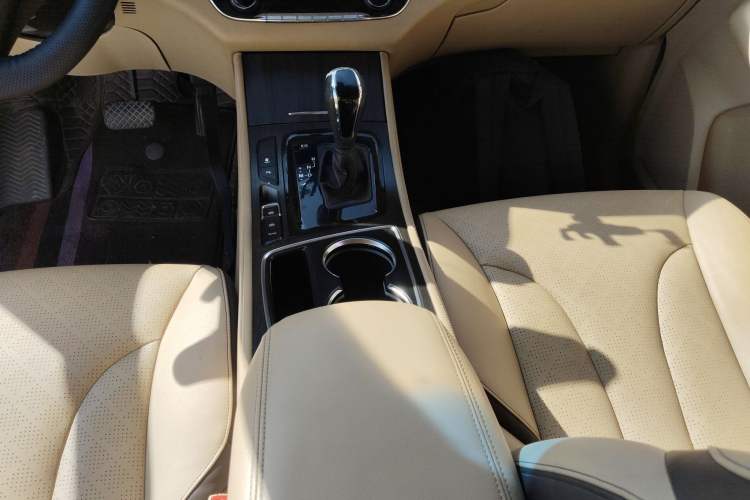 Used Baojun 730 2017 1.8L iAMT Prestige Version 7 Seats