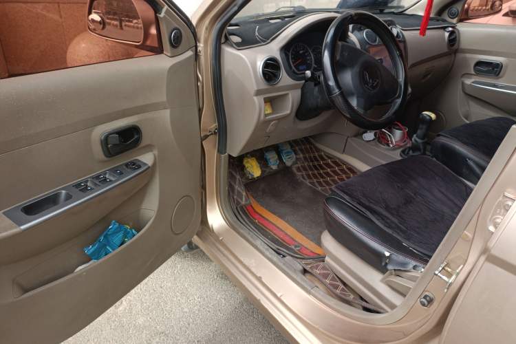 Used Wuling Hongguang 2014 1.2L Standard Model China IV