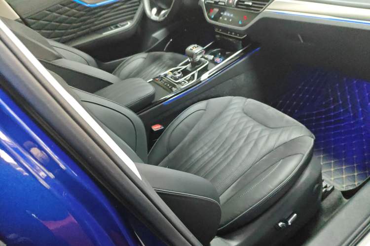 Used Hongqi HS5 2022 Revised Version 2.0T Smart Connect Flagship Edition Right Front Seat