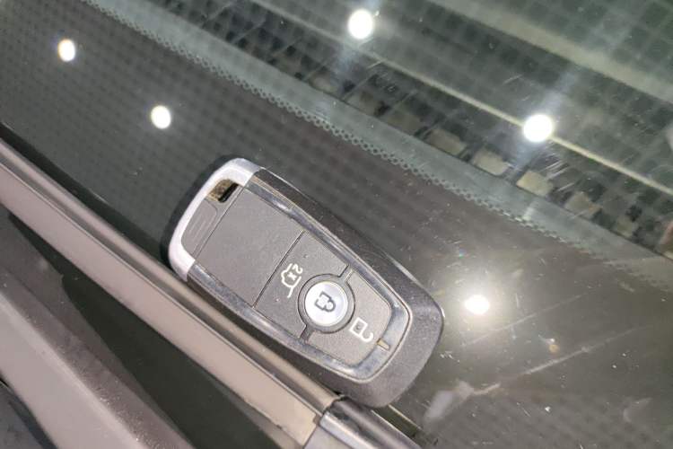 Used Ford Explorer 2020 EcoBoost 285 4x4 Trend Edition 7-Seater Vehicle Key