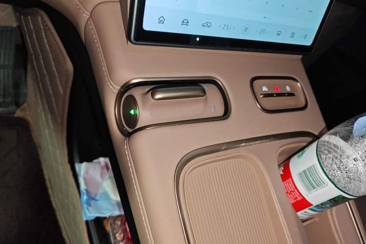 Used Nio ES6 2023 75 kWh
