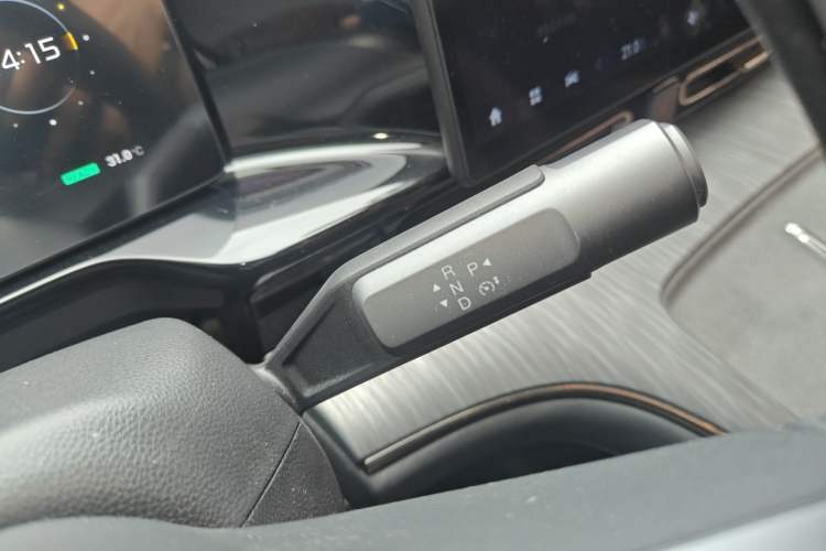 Used AION S MAX 2024 70 Star Edition Gear Lever