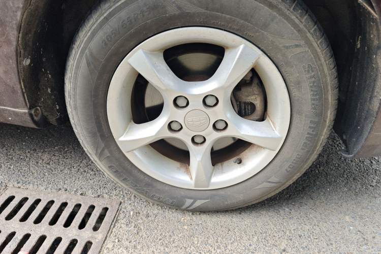 Used Geely Auto Classic Emgrand 2013 Sedan 1.5L Manual Entry-Level Model
