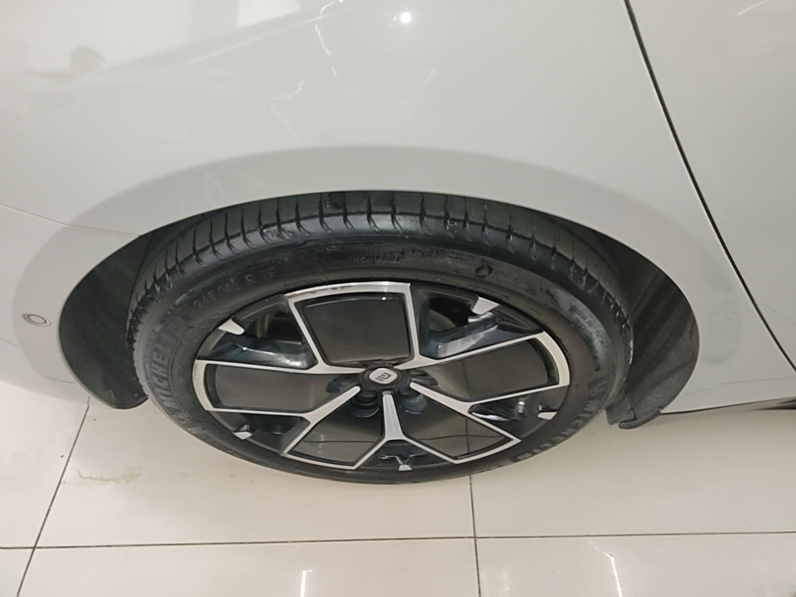 Xiaomi Auto SU7 2024 Rear-Drive Ultra-Long Range Advanced Pro-Level Intelligent Driving Version — снимка 11