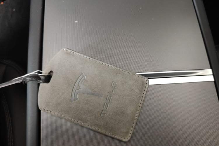 Used Tesla Model Y 2025 Rear-Wheel-Drive Version
