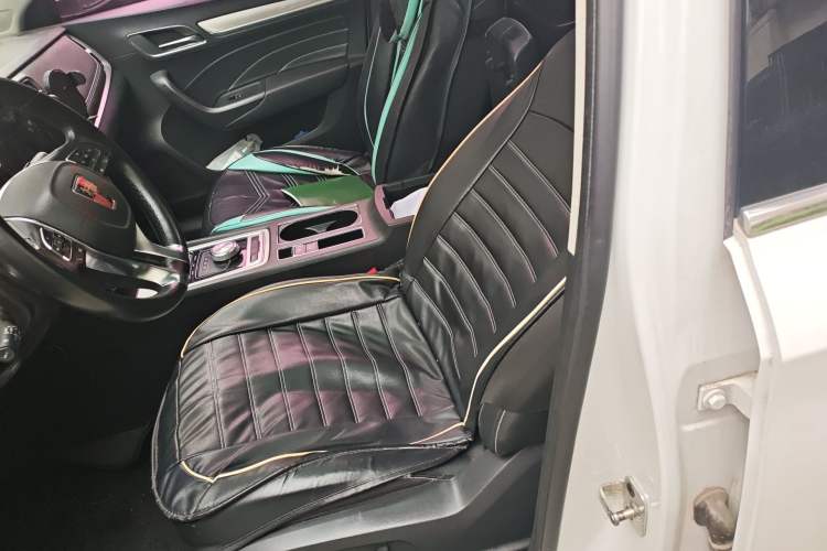 Used Roewe i6 New Energy 2017 45T Hybrid Connect & Smart Enjoyment Edition
