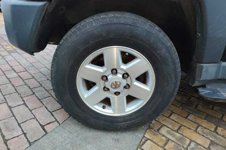 Used BAIC Off-Road BJ40 2016 40L 2.0T Manual Two-Wheel Drive Luxury Edition