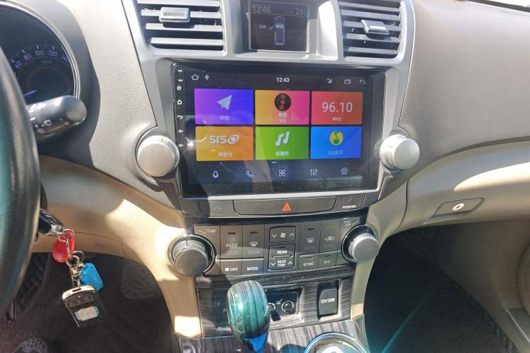 Used Toyota Highlander 2012 2.7L Two-Wheel Drive 7-Seater Luxury Edition Audio And AC Panel