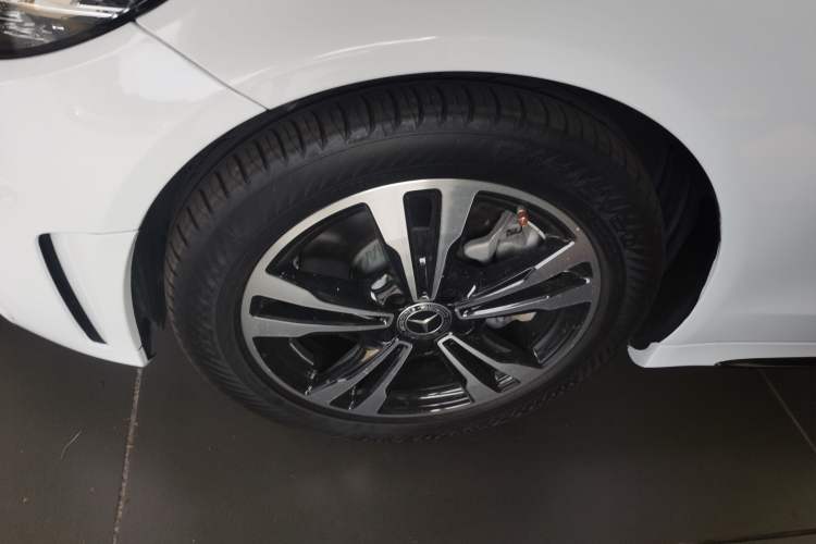 Used Mercedes-Benz C-Class 2019 C 260 Sport Edition Left Front Wheel Hub