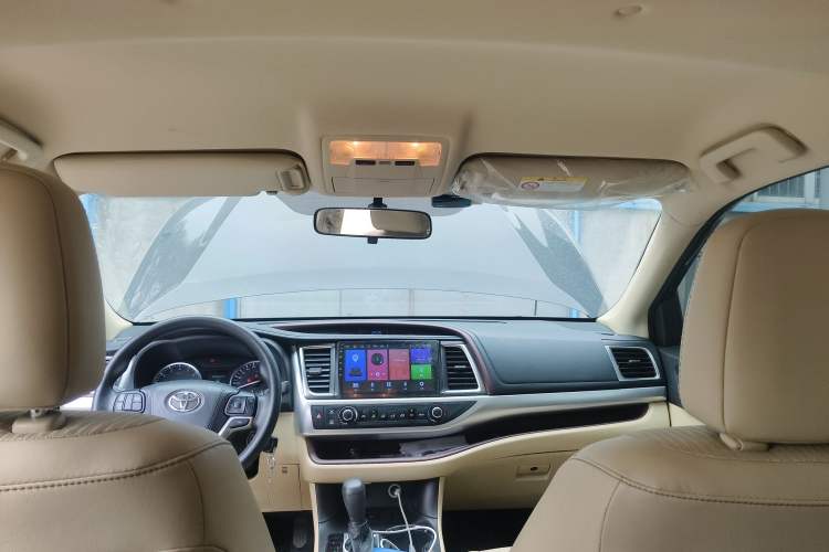 Used Toyota Highlander 2017 2.0T Two-Wheel Drive Elite Version 7 Seats