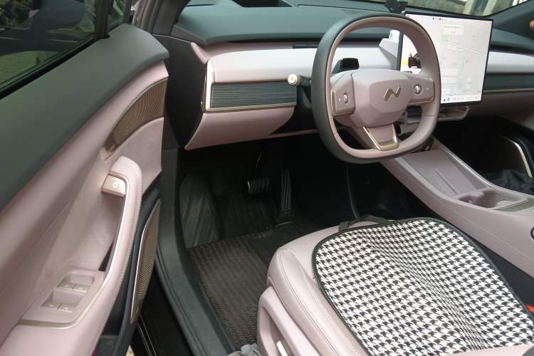 Used ONVO L60 2024 60 kWh Rear-Drive Version
