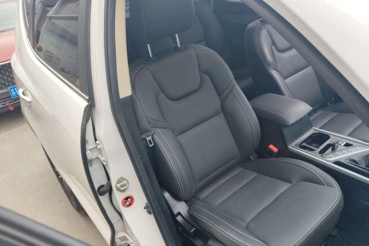 Used Geely Auto Vision X6 2019 1.4T Manual 4G Connect Luxury Model China VI Standard
