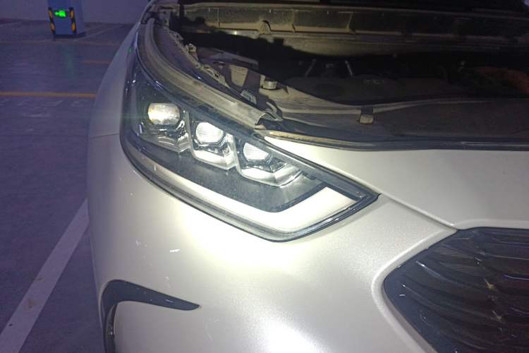 Used Toyota Crown Kluger 2021 2.5L HEV Four-Wheel Drive Premium Edition Right Front Headlight