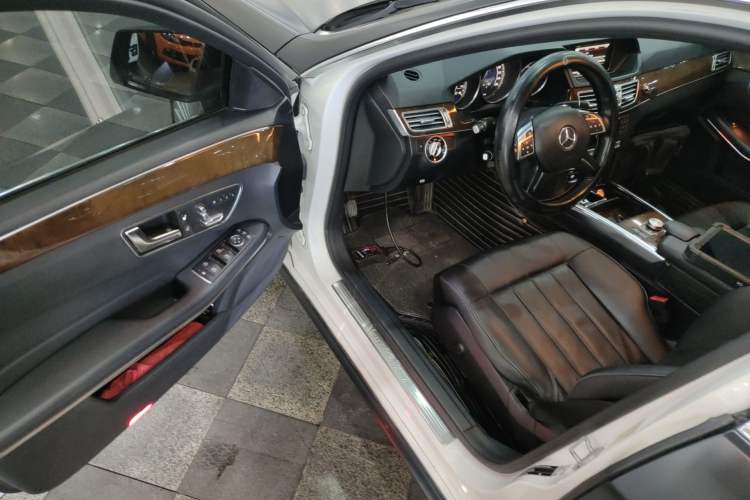 Used Mercedes-Benz E-Class 2015 E 200 L
