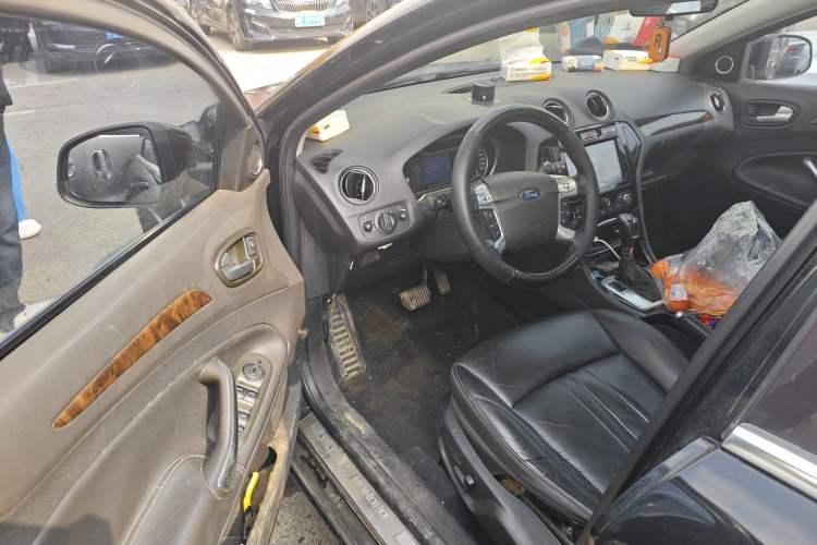 Used Ford Mondeo 2010 2.3L Luxury Version