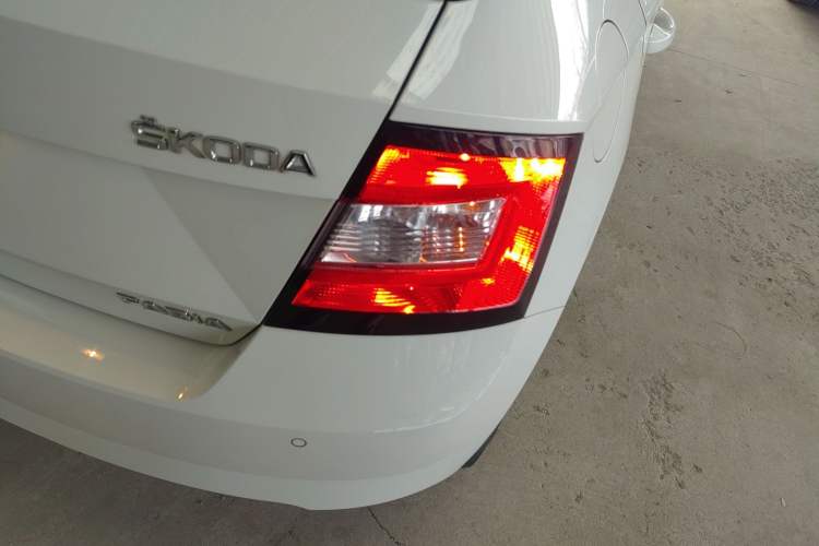 Used Skoda Fabia 2016 1.4L Automatic Car Enjoy Edition