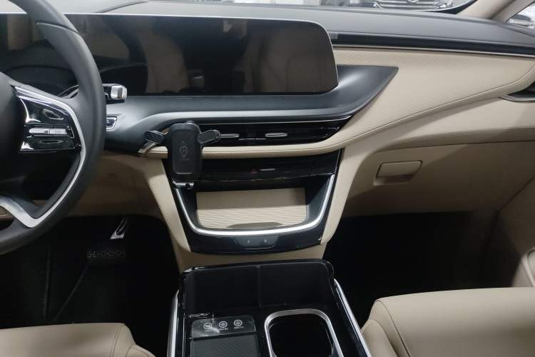 Used Buick GL8 2025 Model Land Cruiser Business Class Comfort DG Edition
