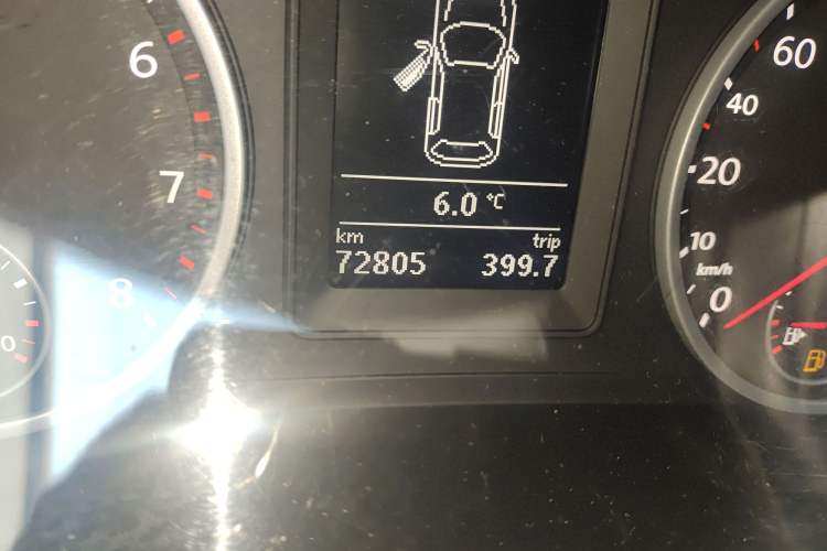 Used Volkswagen Tiguan 2015 1.8TSI Automatic Two-Wheel Drive Comfort Edition Odometer Close Up