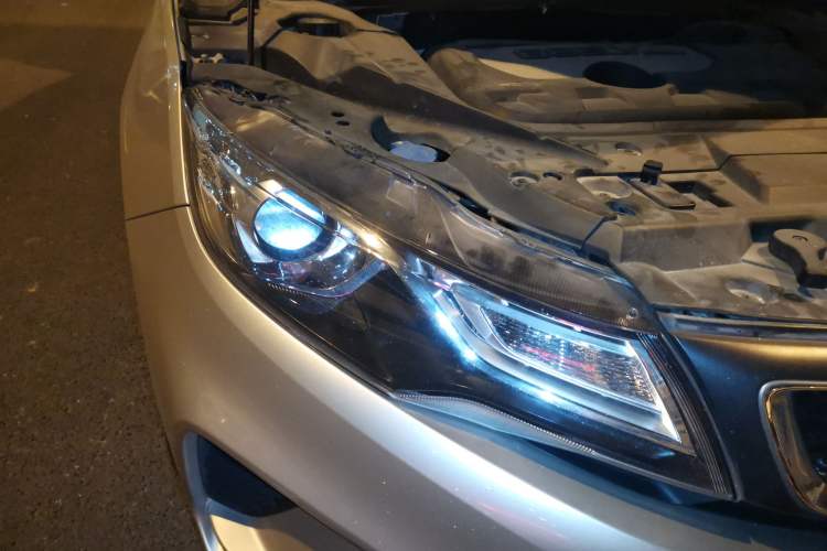 Used Geely Auto Emgrand GL 2018 1.8L DCT Elite Smart Connectivity Version Right Front Headlight