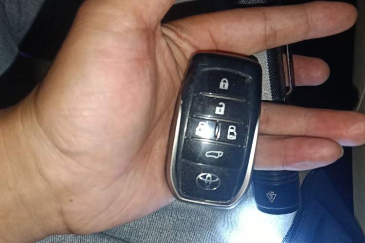 Used Toyota Alphard 2019 Dual-Engine 2.5L Prestige Edition Vehicle Key