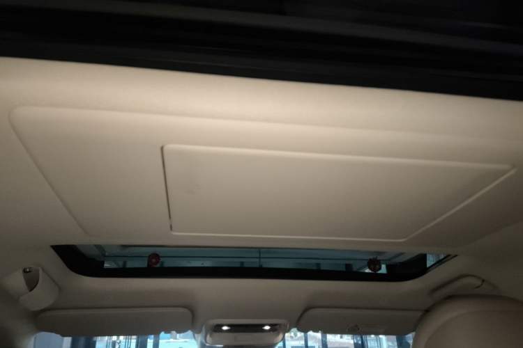 Used Hima AITO M7 2026 Model Range-Extending Ultra All-Wheel Drive 6-Seater Version Headliner