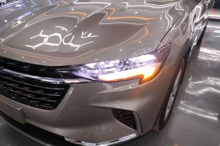 Used Buick Envision 2022 Encore Plus 652T Five-Seat All-Wheel-Drive Luxury Model