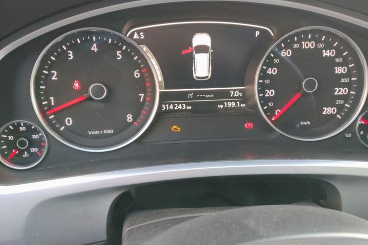 Used Volkswagen Touareg 2011 3.0 TSI High-End Version