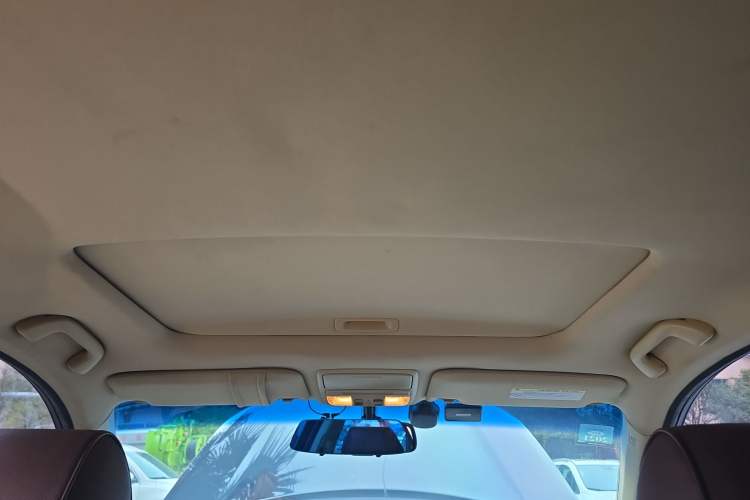 Used Honda Crosstour 2012 2.4L Luxury Edition
