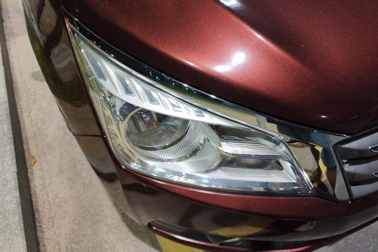 Used Venucia T70 2016 2.0L CVT Smart Choice Edition
