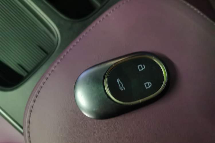 Used Nio ET5T 2023 75 kWh Touring Interior 1