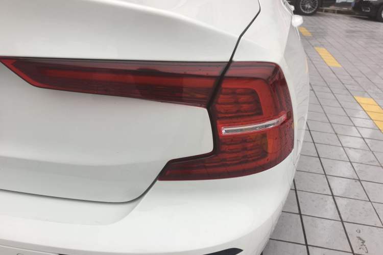 Used Volvo S60 2022 B4 Zhiyuan Luxury Edition