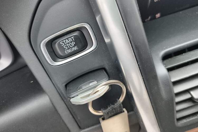 Used Volvo XC60 2017 T5 Smart Upgrade Edition