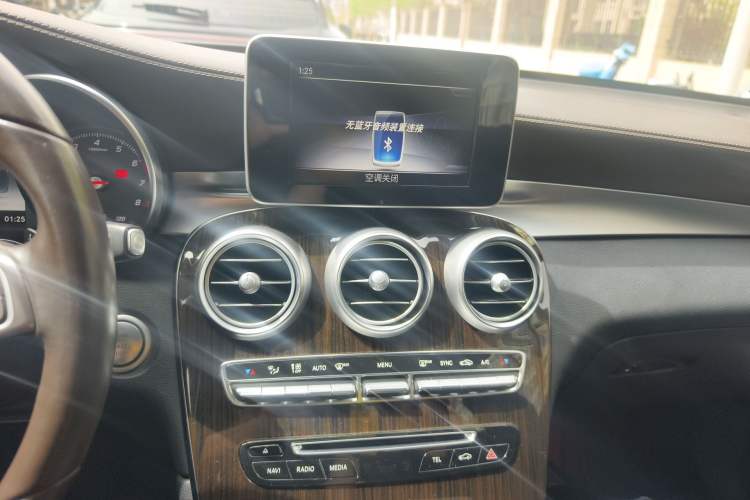 Used Mercedes-Benz GLC 2018 GLC 260 4MATIC Luxury Model Audio And AC Panel