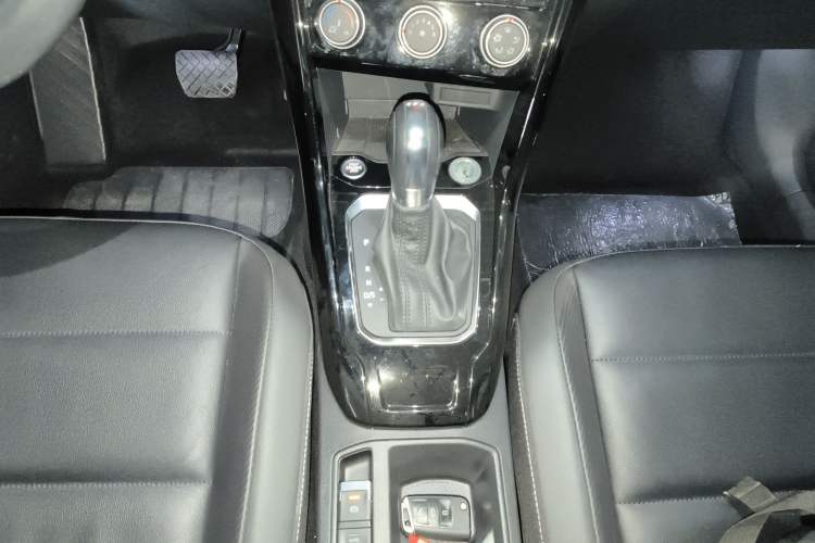 Used Volkswagen T-ROC 2020 280TSI DSG Two-Wheel Drive Comfort Version
