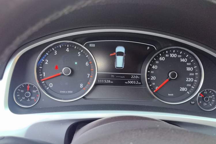 Used Volkswagen Touareg 2014 3.0 TSI New Edition Instrument Cluster