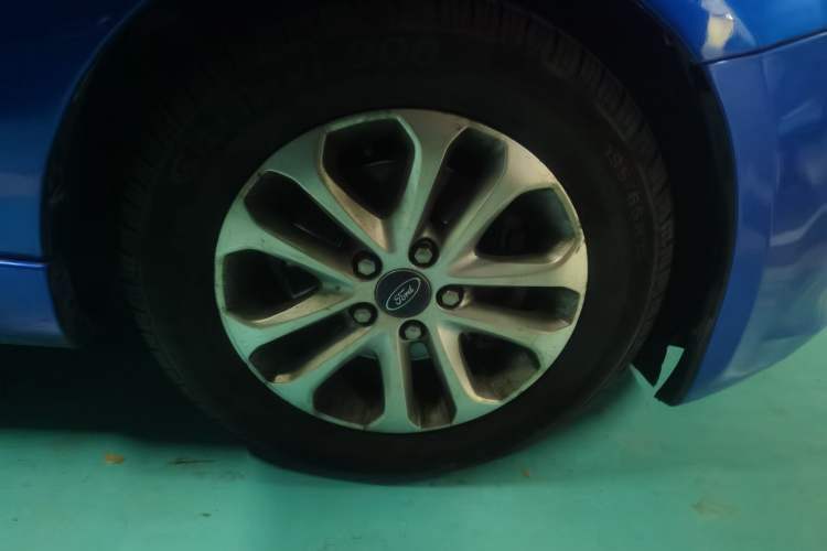 Used Ford Focus 2011 Hatchback 1.8L Automatic Fashion Edition
