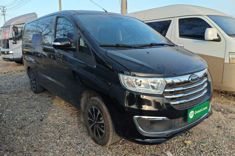 Used JAC Refine M3 2025 PLUS 1.8L Manual Classic Edition 7 Seats
