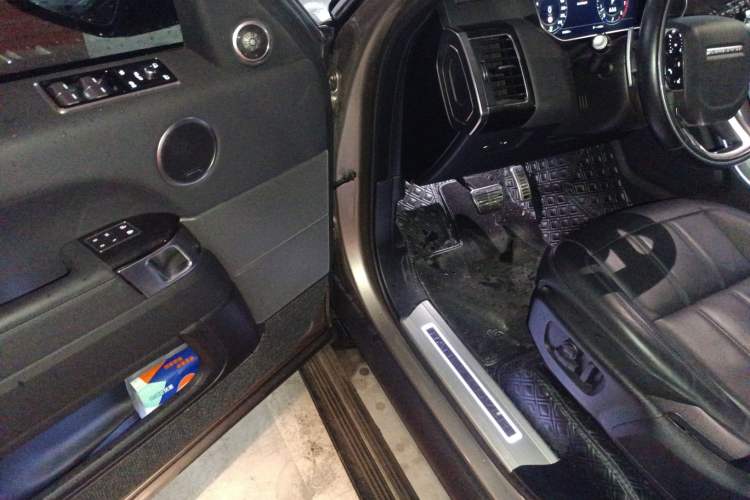 Used Land Rover Range Sport 2022 3.0 L6 YAO Black Edition Driver Seat